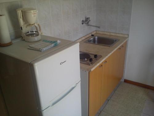 Studio Apartment in Hvar Town with Sea View Balcony Air Conditioning Wi-Fi (3615-3) - image 2