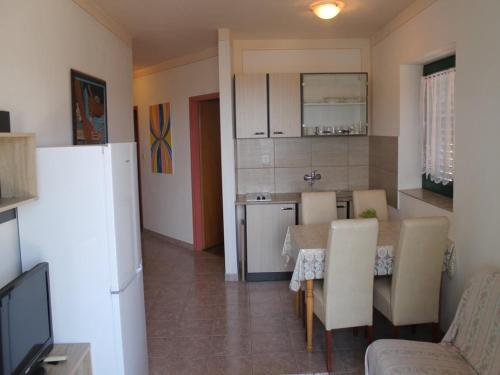 Apartment in Kali with sea view, balcony, air conditioning, Wi-Fi (4566-1), Kali (Foto 4)