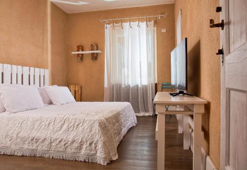 La Pampa Relais Ideally located in the prime touristic area of Amorosi, La Pampa Relais promises a relaxing and wonderful visit. The hotel offers a high standard of service and amenities to suit the individual needs 
