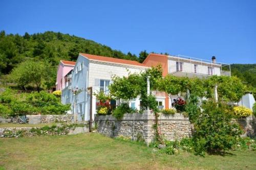 Iekārtas, Apartment with sea view 3558-3 in Zuljana