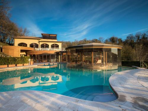 Elegant Holiday Home in Sorano with Swimming Pool gîte à louer Casone
