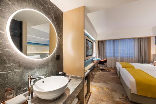 room detail thumbnail 1