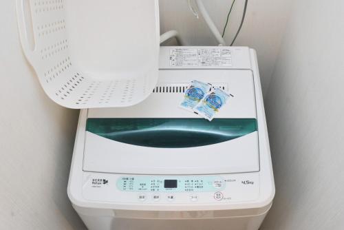 Standard Twin Room image 9