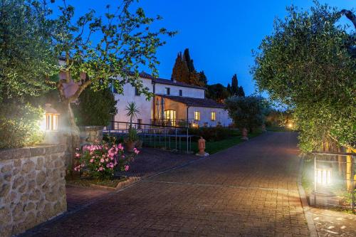 Sovana Hotel & Resort - image 4