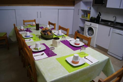 virtuve, Hostal Peñacárdena (Hostal Penacardena) in Igea