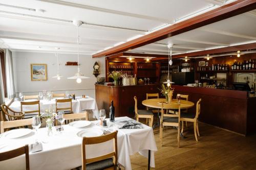 ห้องอาหาร, โรงแรม แบลวู พินเทอ (Hotel Bellevue Pinte) in กรินเดลวาลด์