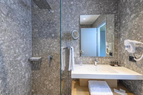 303614183 Miamar Luxury Hotel & Spa