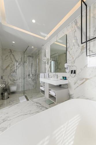 303615384 Miamar Luxury Hotel & Spa