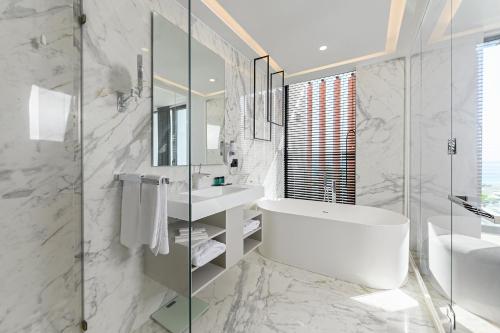 303615386 Miamar Luxury Hotel & Spa