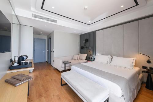 303621431 Miamar Luxury Hotel & Spa