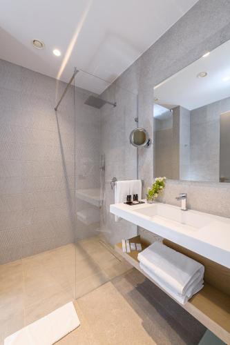 303621577 Miamar Luxury Hotel & Spa