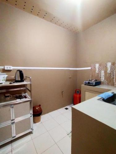 Cabanatuan transient Djci apartelle hotel with own kitchen and bath Rm12