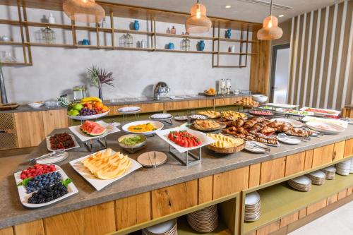 303642517 Miamar Luxury Hotel & Spa