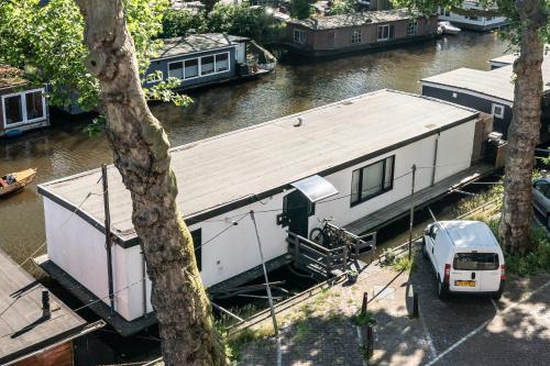 Amsterdam-Houseboat-Amstel, Amsterdam (photo 7)