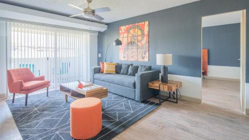 WanderJaunt - Luxe East Phx Apartments 