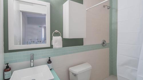 WanderJaunt - Mojave - 4BR Home - South Scottsdale - image 6