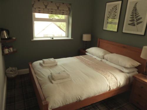 Twin Oaks Guest House