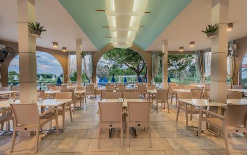 المنظر الخارجي, Dennys Inn Hotel in Kalamaki