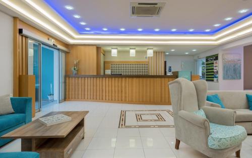 المنظر الخارجي, Dennys Inn Hotel in Kalamaki