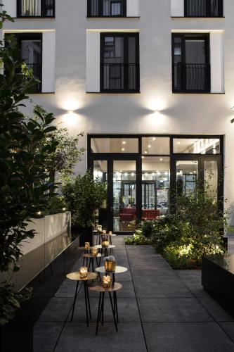 Hotel AMANO Grand Central - image 11