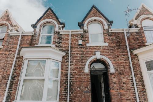 Alice Cottage, this hidden Nook is in a quiet part of the City Centre of Sunderland, with parking, W