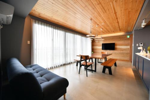STAY KARATEL – Yomitan, CA