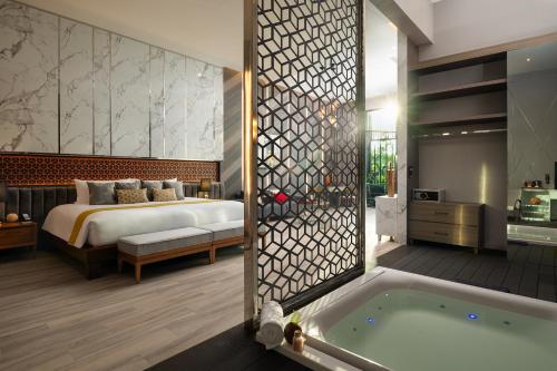 Topaz Jacuzzi image 3