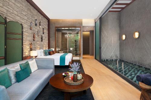 Emerald One-Bedroom Pool Villa image 3