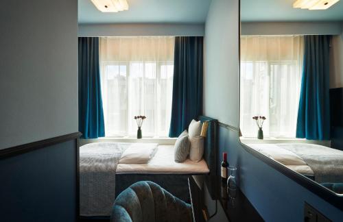 WIDE Hotel - image 8