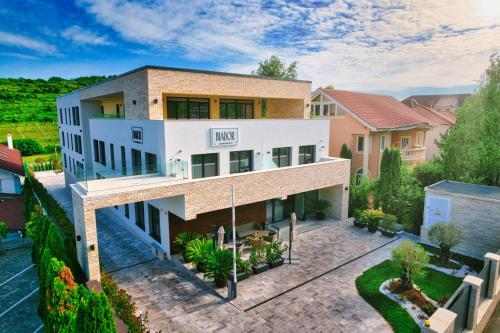. Biador Apartments