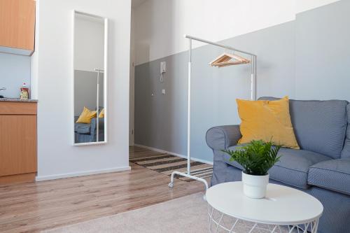 FULL HOUSE Studios - Grey Apartment - NETFLIX + Nescafe inkl. 5.7km von Biederitz entfernt
