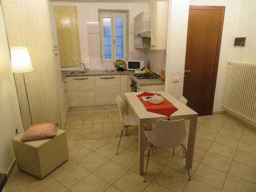 kuchyně, Appartamento Silù (Appartamento Silu) in Sala Comacina