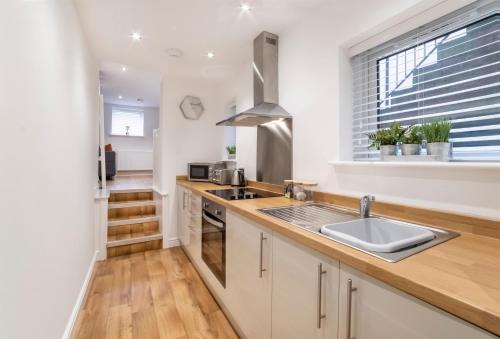 Konyha, Henry Court Apartment 1 in Acomb