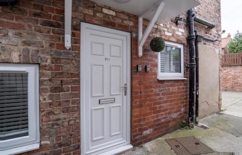 Bejárat, Henry Court Apartment 1 in Acomb