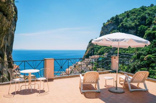 Apartment with Sea View and Terrace