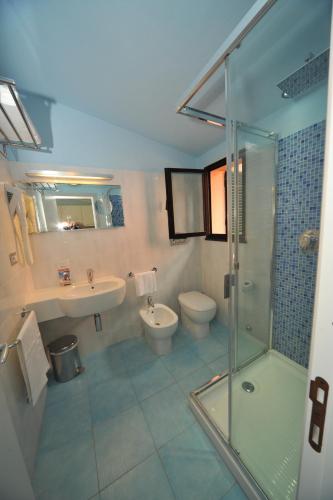 2 bedrooms, 3 beds