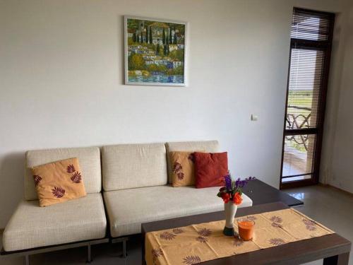 Lighthouse golf resort private apartment Sunrise, Balchik (photo 2)