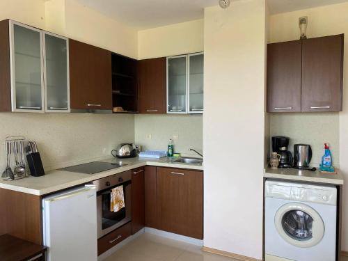Lighthouse golf resort private apartment Sunrise, Balchik (photo 8)