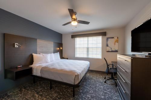 stayAPT Suites Alexandria-Fort Belvoir