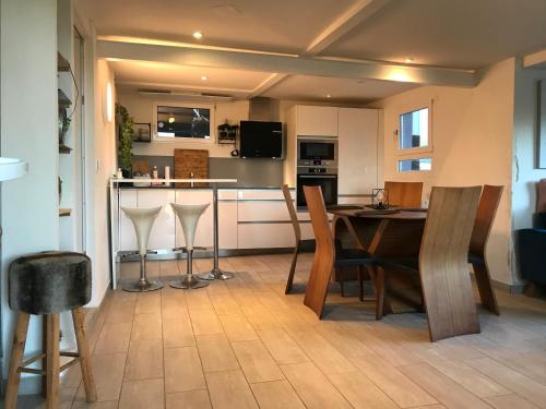 Faciliteiten, Petite maison à l'orée des bois vue magnifique sur le lac zenitude et plénitude (Petite maison a l'oree des bois vue magnifique sur le lac zenitude et plenitude) in Belmont-sur-Lausanne