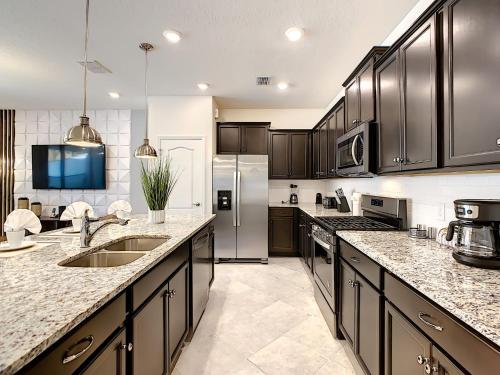 LAST MINUTE OFFER!! ASTOUNDING TOWNHOME At SOLTERRA - image 5