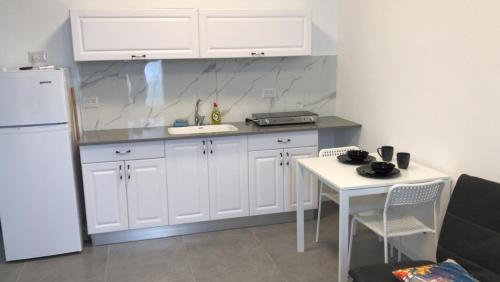 Isramax apartment near the beach. in Bat Yam