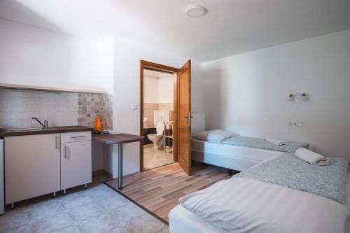 Natúra Panzió&Apartmanház (Natura Panzio&Apartmanhaz) in Orfű