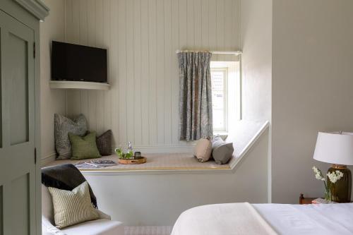 Holcombe Inn Room Type - Deluxe Family Room