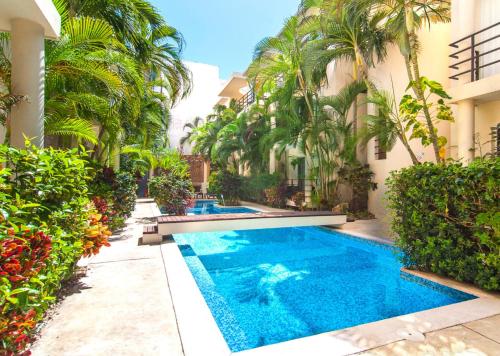 Astounding Pool and Lush Tropical Lounge Close to 5th & Beach in Playa!