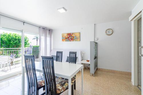  Residencial Costamar next Bcn, 50m beach with swimmingpool in Cabrera de Mar