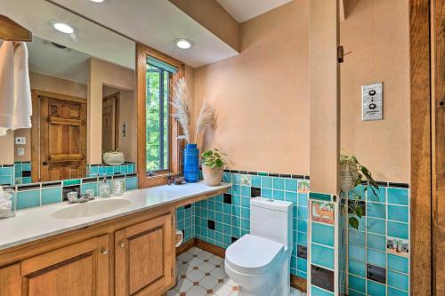 Luxe Plymouth Chalet with Indoor Pool and 3 Decks - image 14
