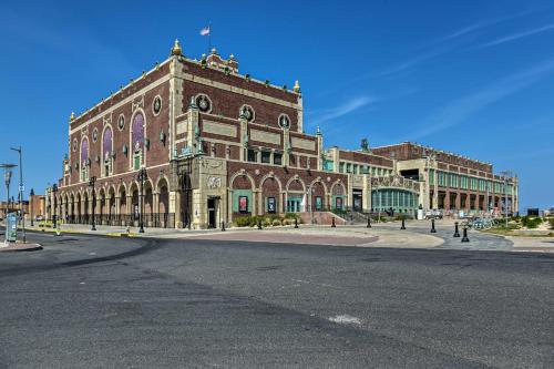 Central & Contemporary NJ Condo: Steps to Shore! in Asbury Park (NJ)