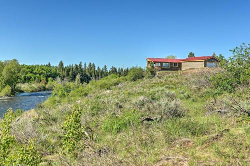 Griffel River Ranch with Views - An Anglers Dream!