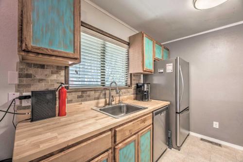 Chic Ruidoso Downs Cabin with Mountain Views! - image 5